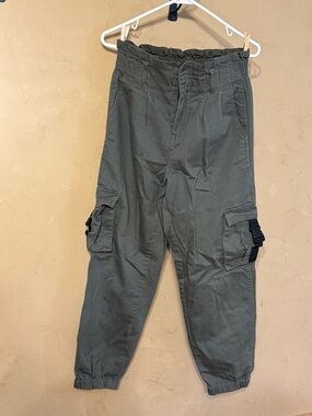 Forever 21 Women’s Olive Cargo Jogger Pants with Utility Pockets